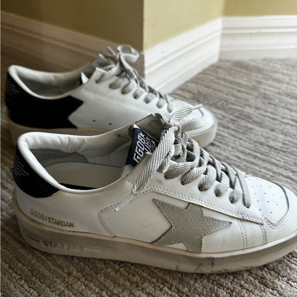 Like New w Box Golden Goose Stardan with ice-gray suede star and black heel 36 - Picture 8 of 10